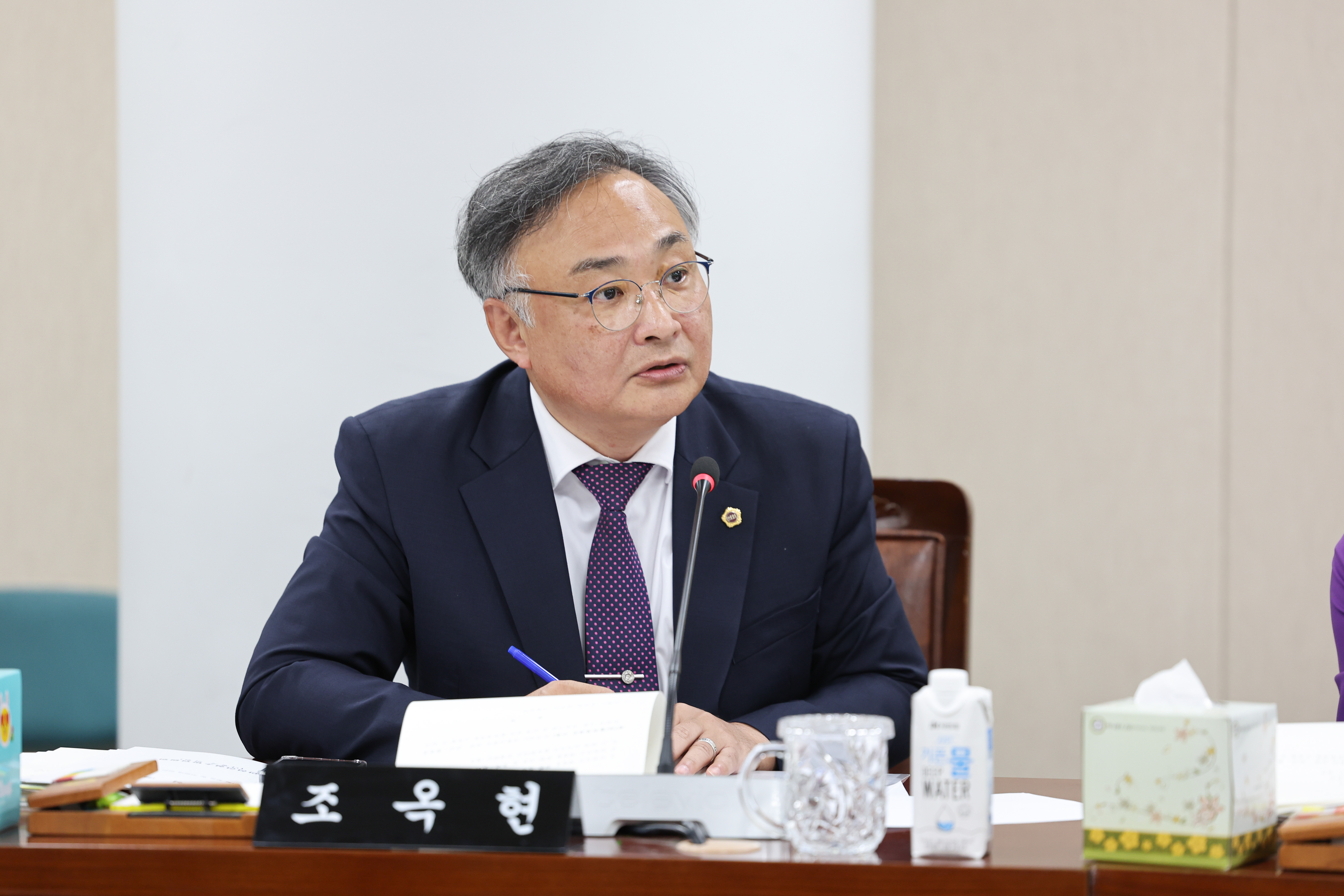 제394회 임시회 경제관광문화위원회 회의 첨부이미지 : 25년10월15일 제394회 임시회 경제관광문화위원회 회의 (22).jpg