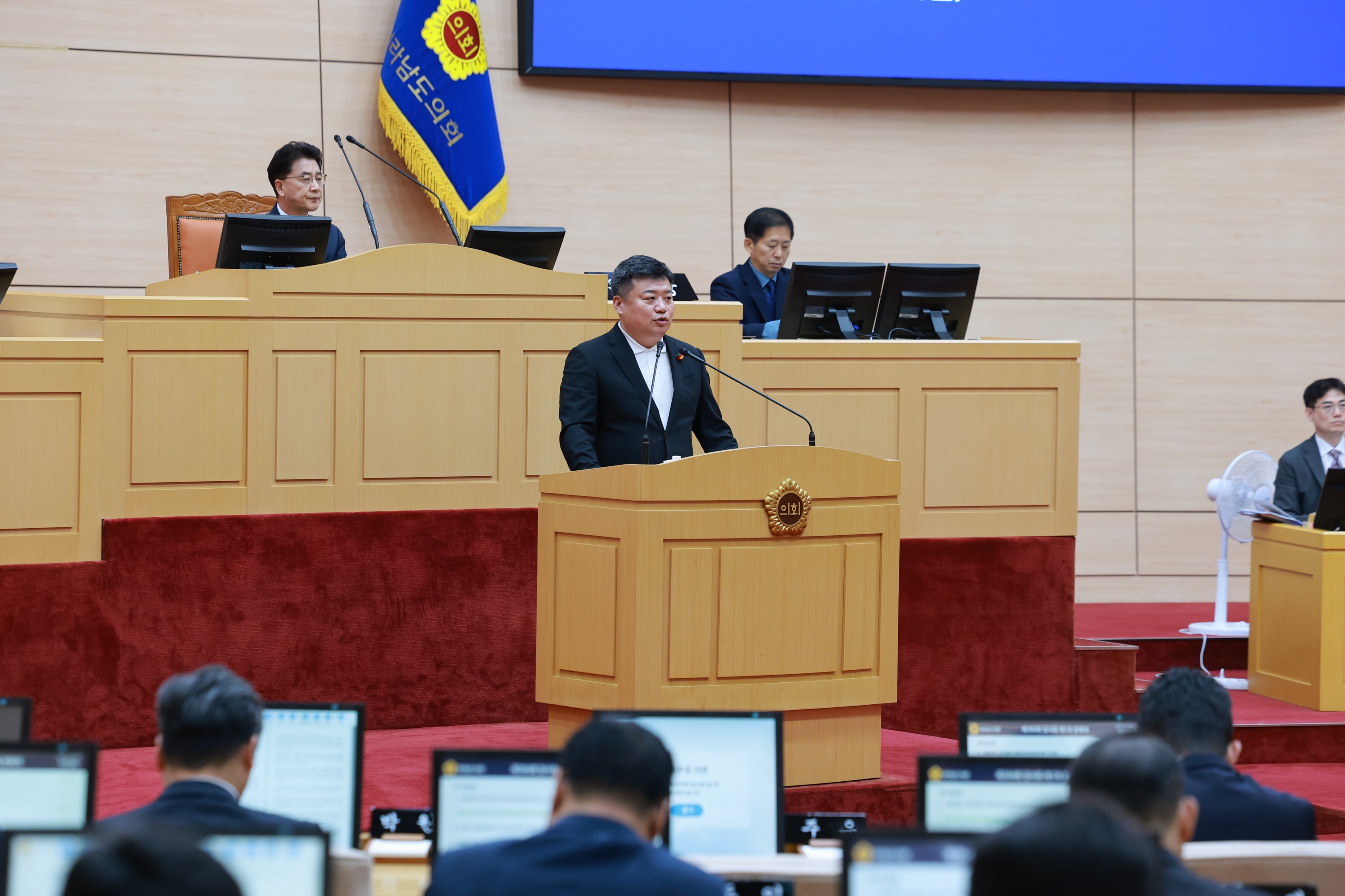 제394회 임시회 제1차 본회의 첨부이미지 : 25년10월15일 제394회 임시회 제1차 본회의 - 052.jpg