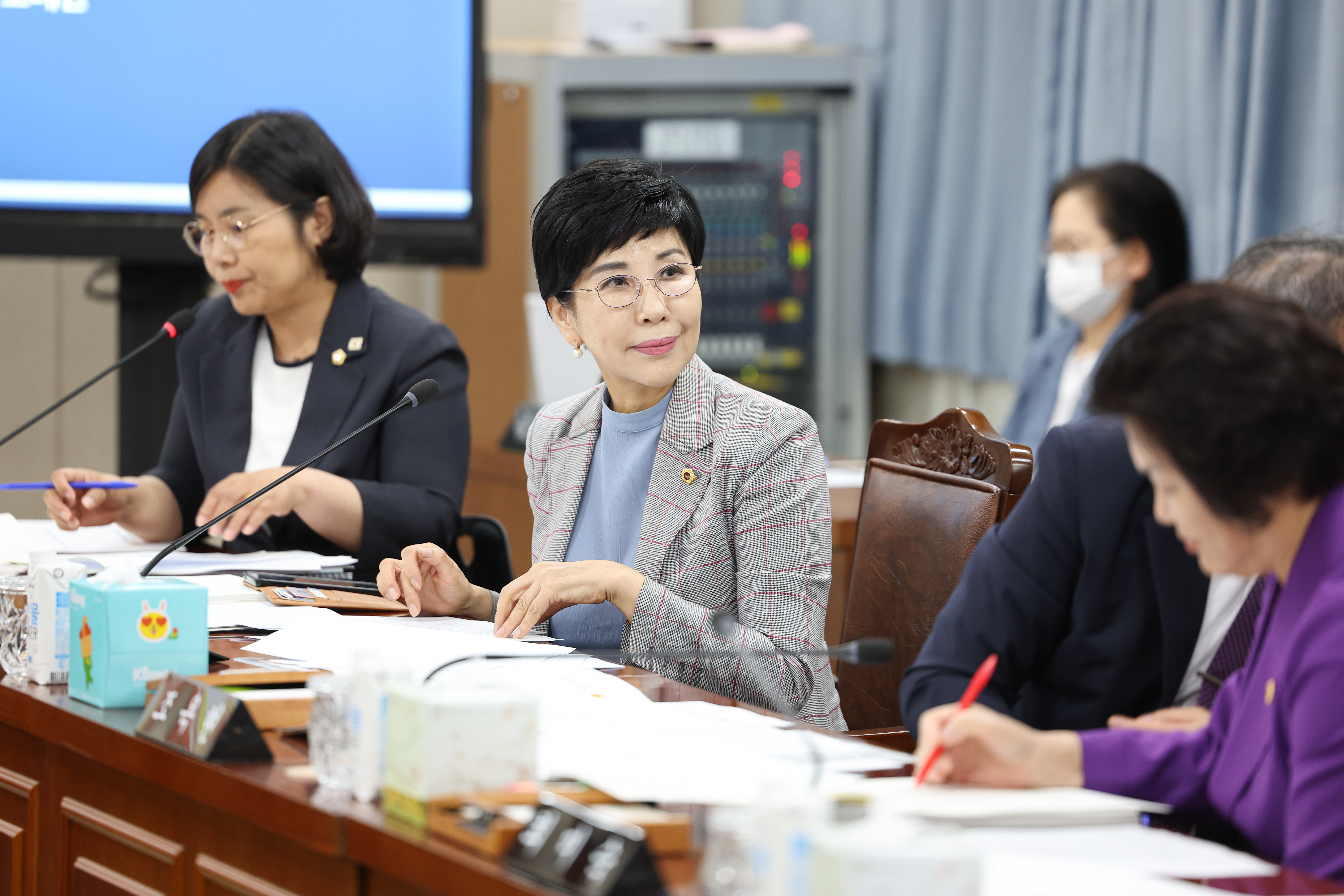 제394회 임시회 경제관광문화위원회 회의 첨부이미지 : 25년10월15일 제394회 임시회 경제관광문화위원회 회의 (16).jpg