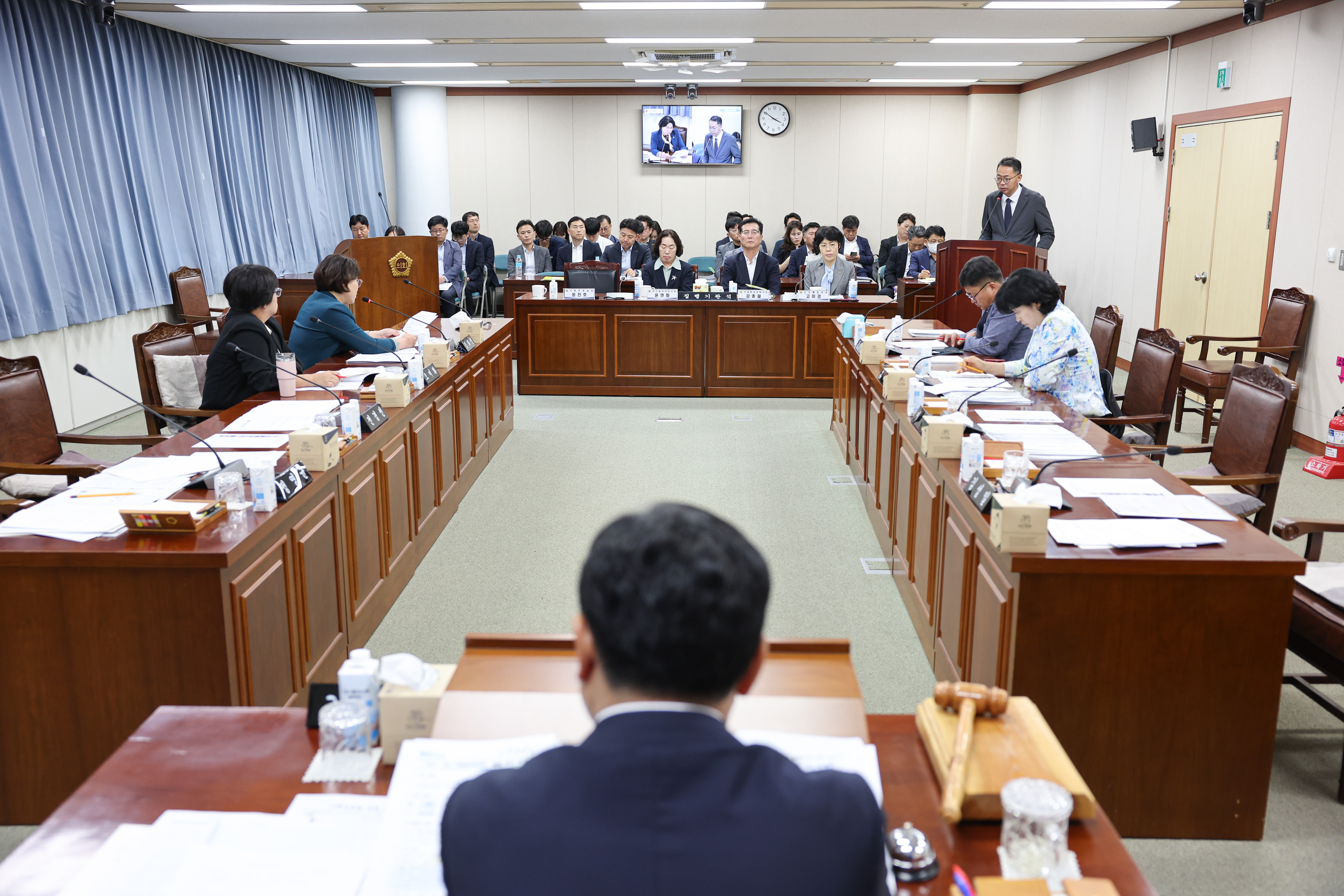 제394회 임시회 기획행정위원회 회의 첨부이미지 : 25년10월15일 제394회 임시회 기획행정위원회 회의 (14).jpg