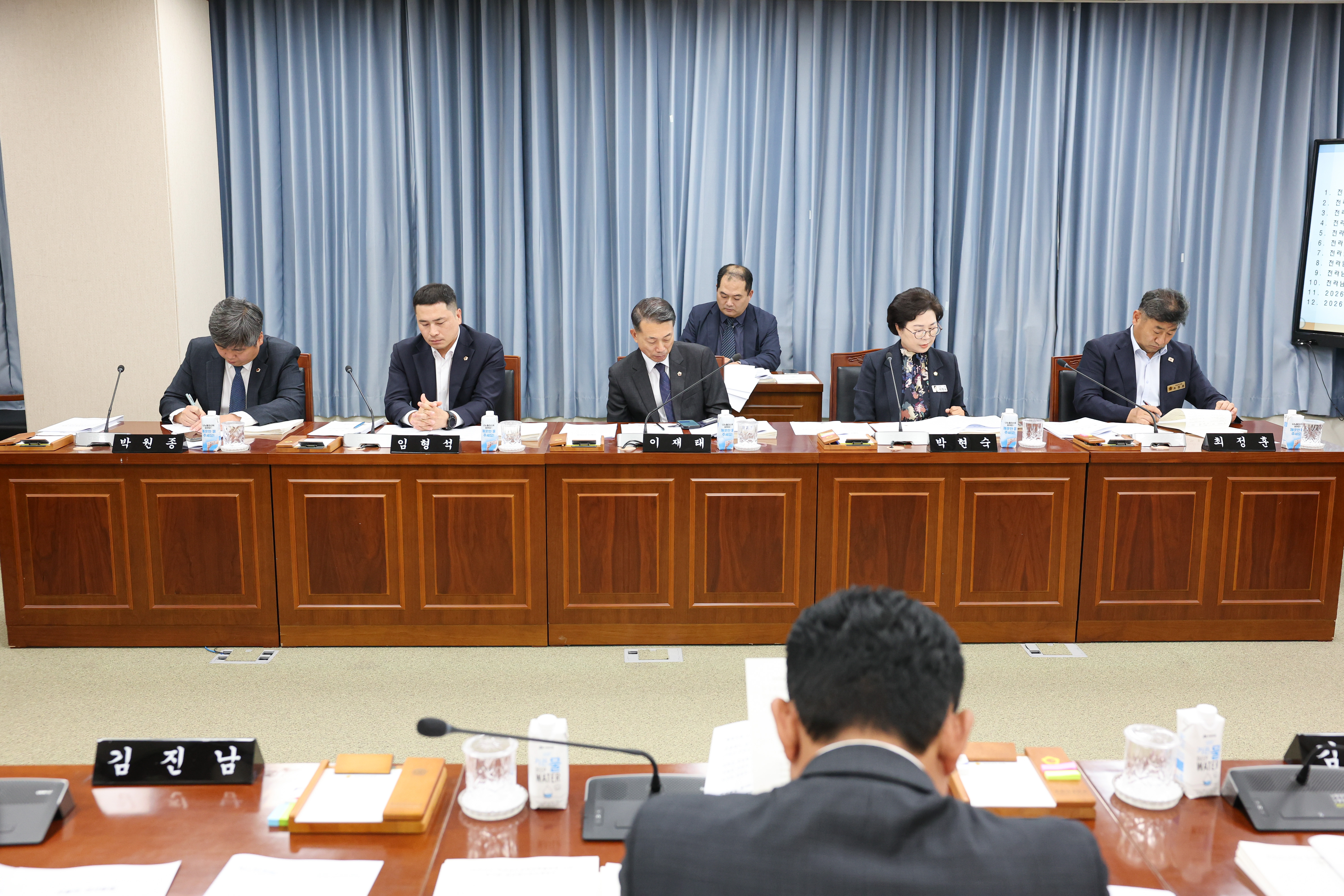 제394회 임시회 교육위원회 회의 첨부이미지 : 25년10월15일 제394회 임시회 교육위원회 회의 (7).jpg