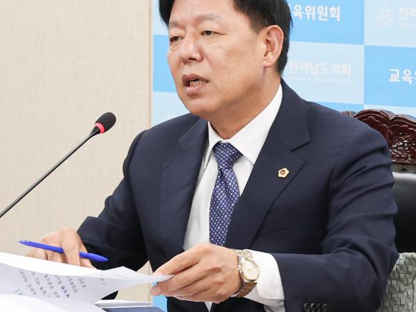 제394회 임시회 교육위원회 회의 첨부이미지 : 25년10월15일 제394회 임시회 교육위원회 회의 (4).jpg