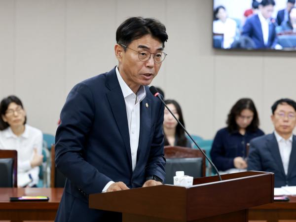제394회 임시회 농수산위원회 회의 첨부이미지 : 25년10월15일 제394회 임시회 농수산위원회 회의 - 026.jpg