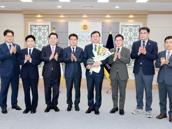 명창환 행정부지사 감사패 수여식 첨부이미지 : 25년10월15일 명창환 행정부지사 감사패 수여식 - 005.jpg