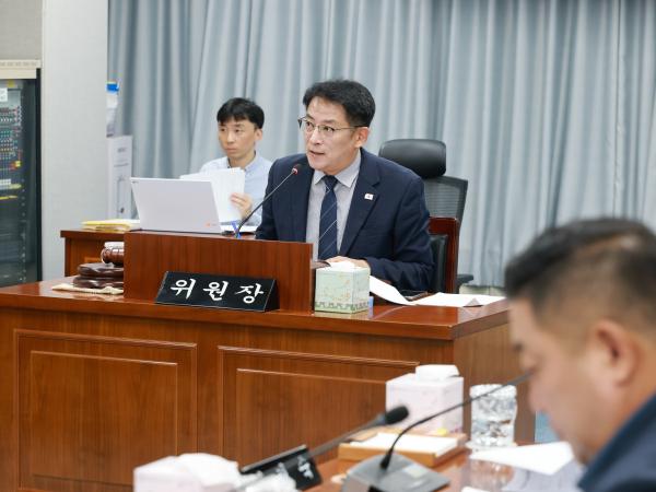 제394회 임시회 의회운영위원회 회의 첨부이미지 : 25년10월15일 제394회 임시회 의회운영위원회 회의 - 013.jpg