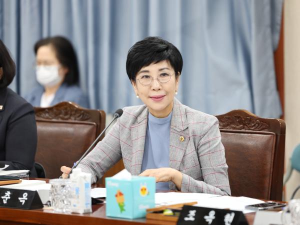 제394회 임시회 경제관광문화위원회 회의 첨부이미지 : 25년10월15일 제394회 임시회 경제관광문화위원회 회의 (24).jpg