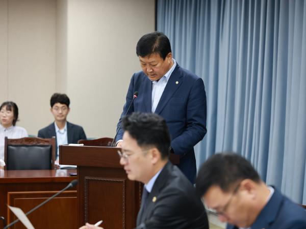 제394회 임시회 농수산위원회 회의 첨부이미지 : 25년10월15일 제394회 임시회 농수산위원회 회의 - 023.jpg