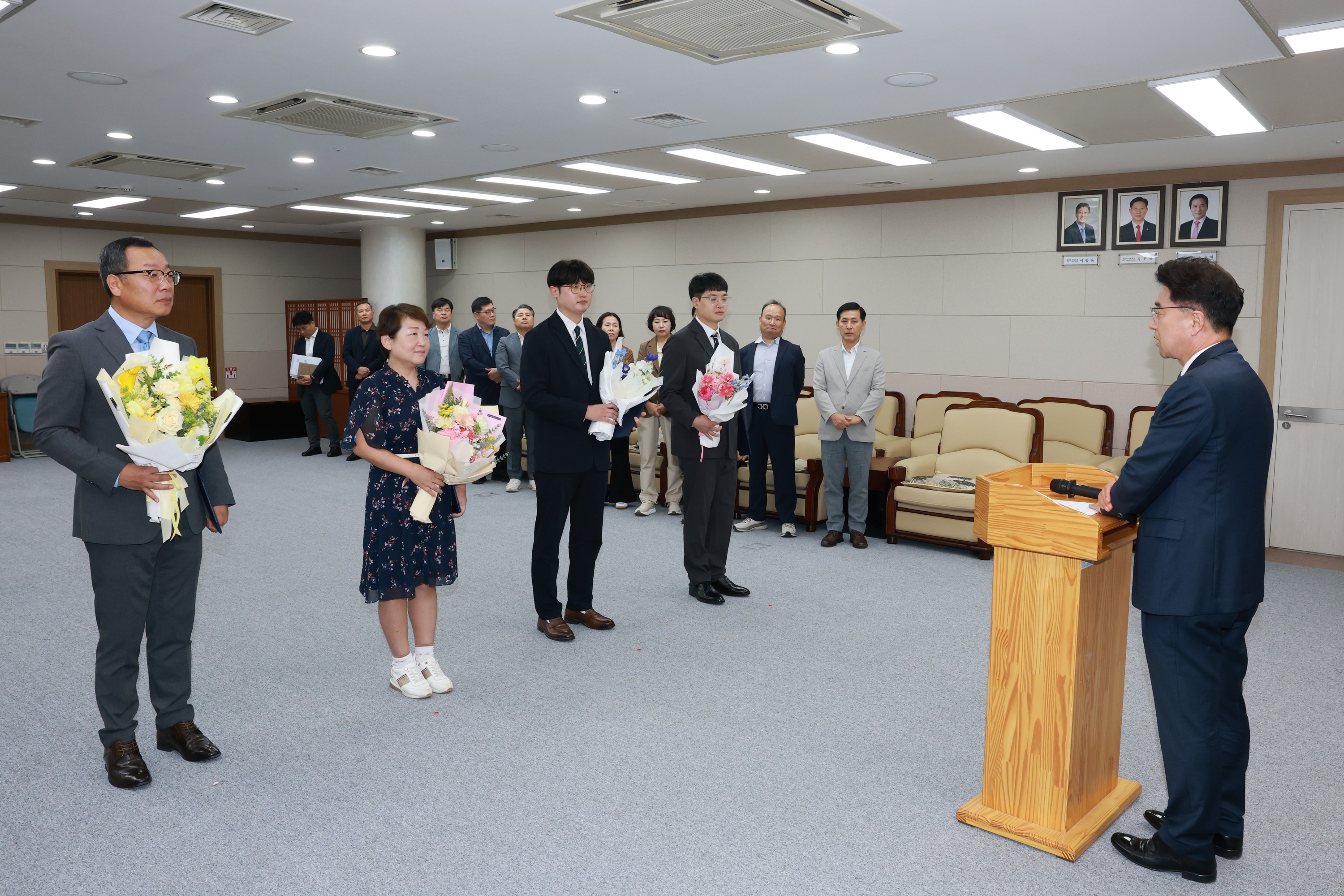 2025 수시 인사발령 임용장 수여식 첨부이미지 : 25년10월02일 2025 수시 인사발령 임용장 수여식 - 018.jpg