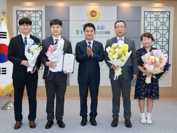 2025 수시 인사발령 임용장 수여식 첨부이미지 : 25년10월02일 2025 수시 인사발령 임용장 수여식 - 016.jpg