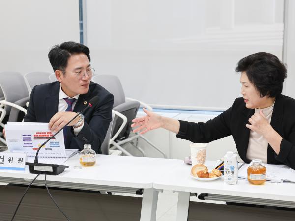 해양융합 에너지 연구회 정책연구용역 최종보고회 첨부이미지 : 25년10월31일 해양융합 에너지 연구회 정책연구용역 최종보고회 (4).jpg