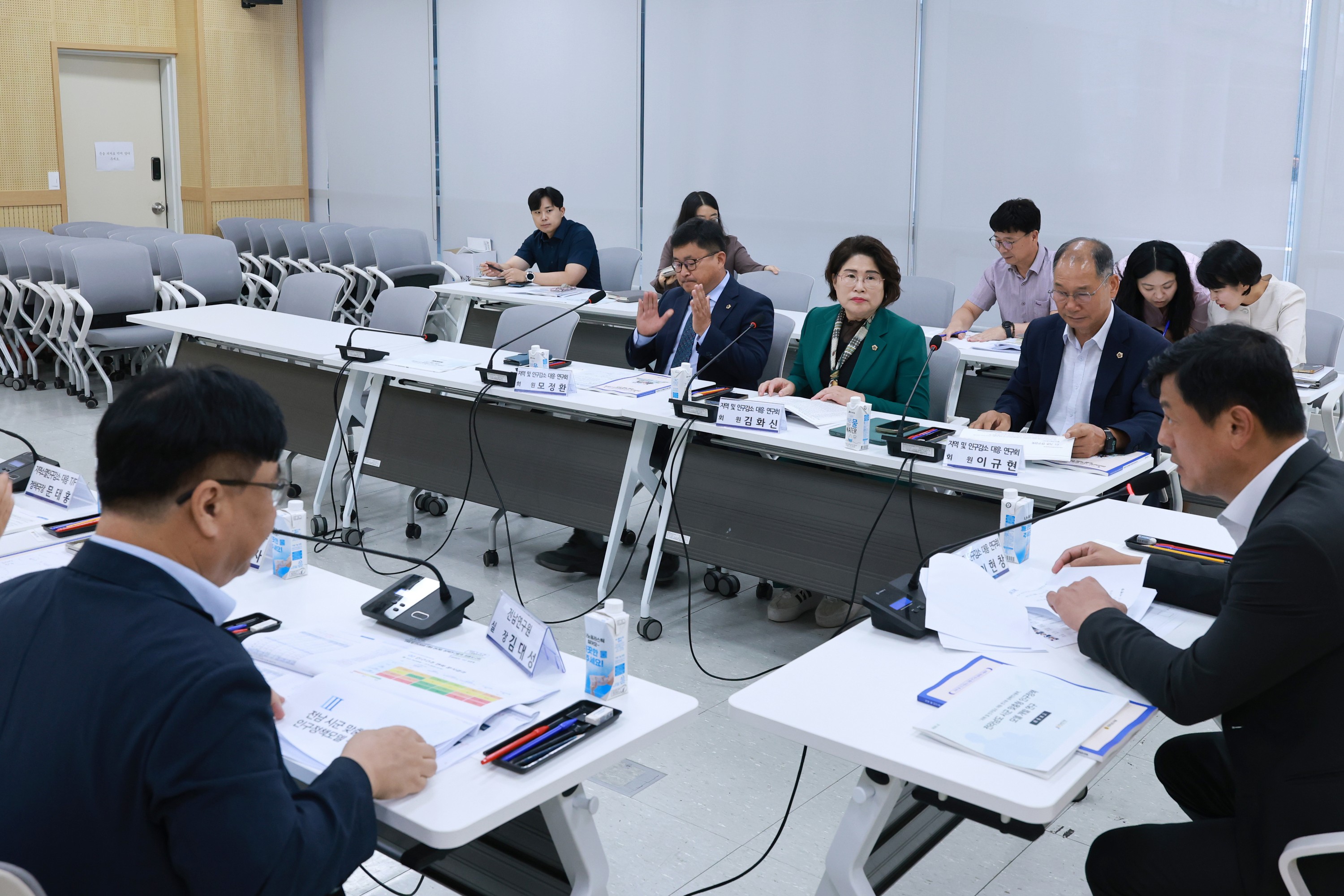 지역 및 인구감소 대응 연구회 최종보고회 첨부이미지 : 25년08월26일 지역 및 인구감소 대응 연구회 최종보고회 - 006.jpg