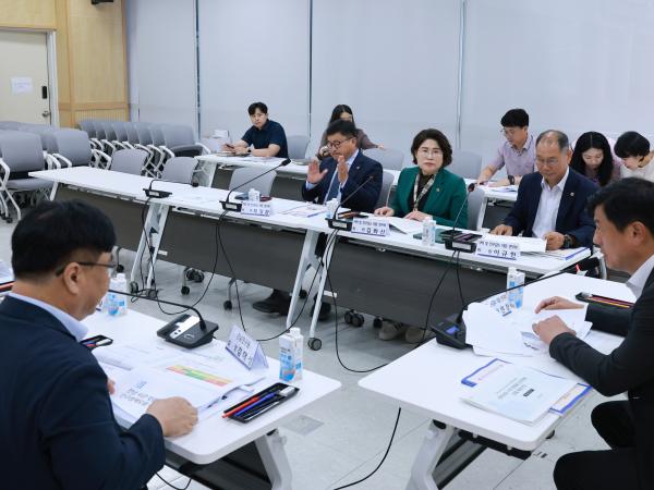 지역 및 인구감소 대응 연구회 최종보고회 첨부이미지 : 25년08월26일 지역 및 인구감소 대응 연구회 최종보고회 - 006.jpg