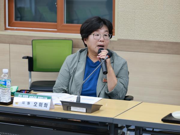 전남 미래형 늘봄교육 정책연구회 영광교육지원청 현장간담회 첨부이미지 : 25년08월22일 전남 미리형 늘봄교육 정책연구회 영광교육지원청 현장간담회( - 039.jpg