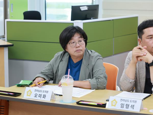 전남 미래형 늘봄교육 정책연구회 영광초 현장간담회 첨부이미지 : 25년08월22일 전남 미리형 늘봄교육 정책연구회 영광초 현장간담회( - 010.jpg
