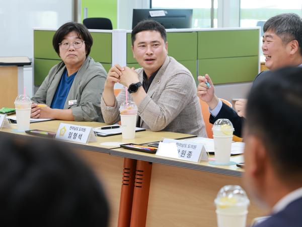전남 미래형 늘봄교육 정책연구회 영광초 현장간담회 첨부이미지 : 25년08월22일 전남 미리형 늘봄교육 정책연구회 영광초 현장간담회( - 020.jpg