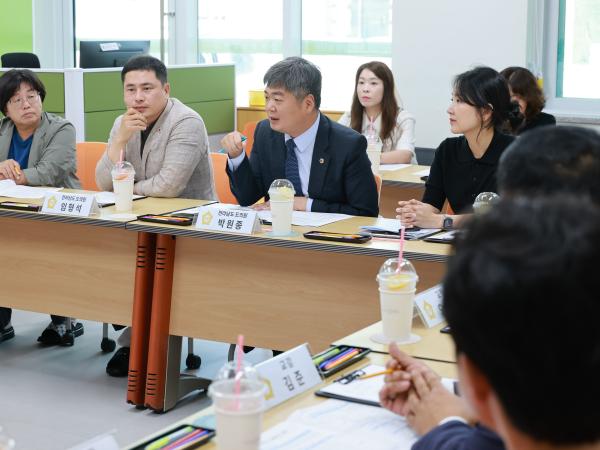 전남 미래형 늘봄교육 정책연구회 영광초 현장간담회 첨부이미지 : 25년08월22일 전남 미리형 늘봄교육 정책연구회 영광초 현장간담회( - 023.jpg