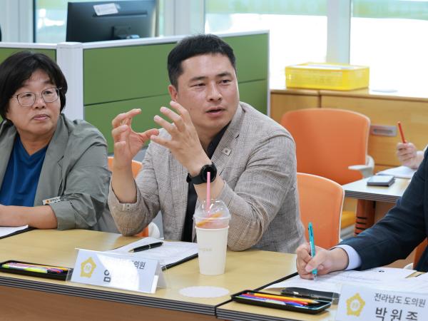 전남 미래형 늘봄교육 정책연구회 영광초 현장간담회 첨부이미지 : 25년08월22일 전남 미리형 늘봄교육 정책연구회 영광초 현장간담회( - 019.jpg