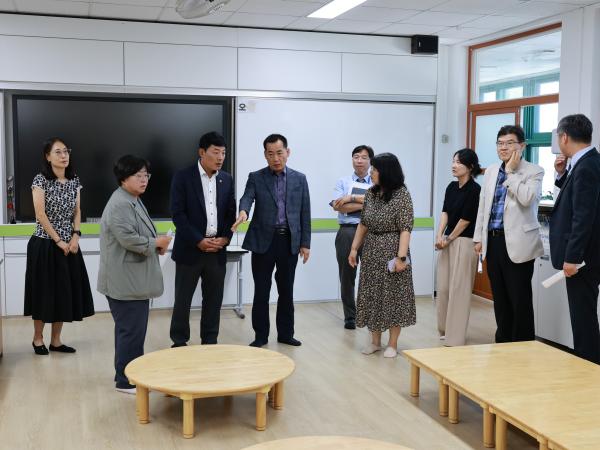 전남 미래형 늘봄교육 정책연구회 영광초 현장간담회 첨부이미지 : 25년08월22일 전남 미리형 늘봄교육 정책연구회 영광초 현장간담회( - 032.jpg