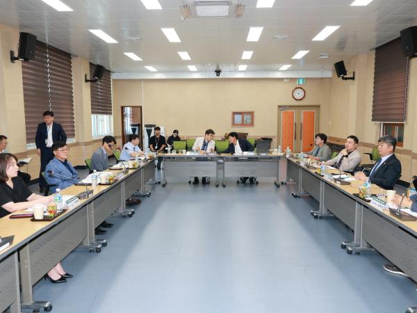 전남 미래형 늘봄교육 정책연구회 영광교육지원청 현장간담회 첨부이미지 : 25년08월22일 전남 미리형 늘봄교육 정책연구회 영광교육지원청 현장간담회( - 031.jpg