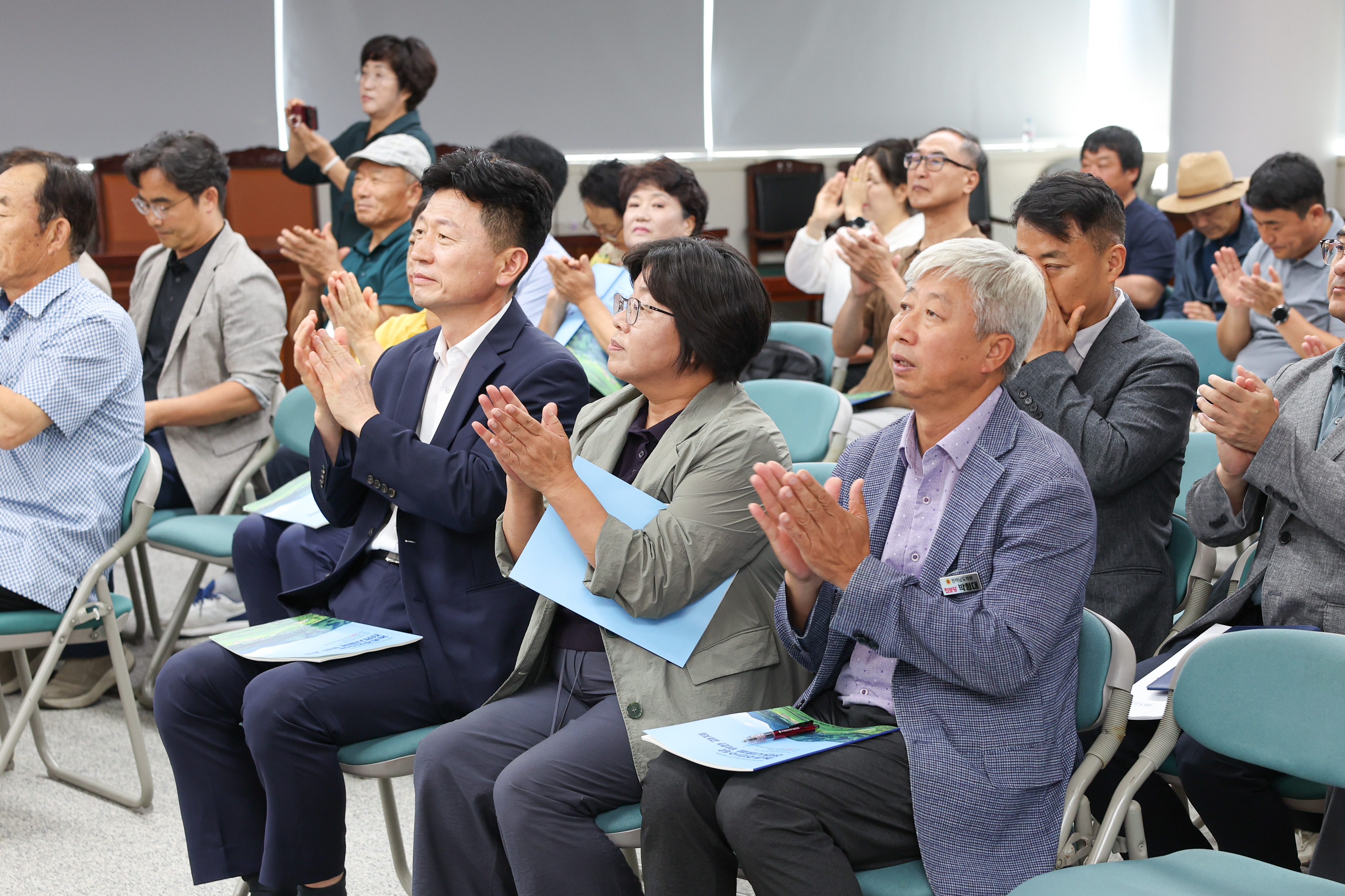 농촌주민수당제 전남도민 토론회 첨부이미지 : 25년08월21일 농촌주민수당제 전남도민 토론회 (7).jpg