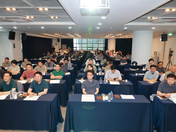 2025년 전라남도의회 전체의원 연찬회 첨부이미지 : 25년08월27일 2025년 전라남도의회 전체의원 연찬회 - 036.jpg