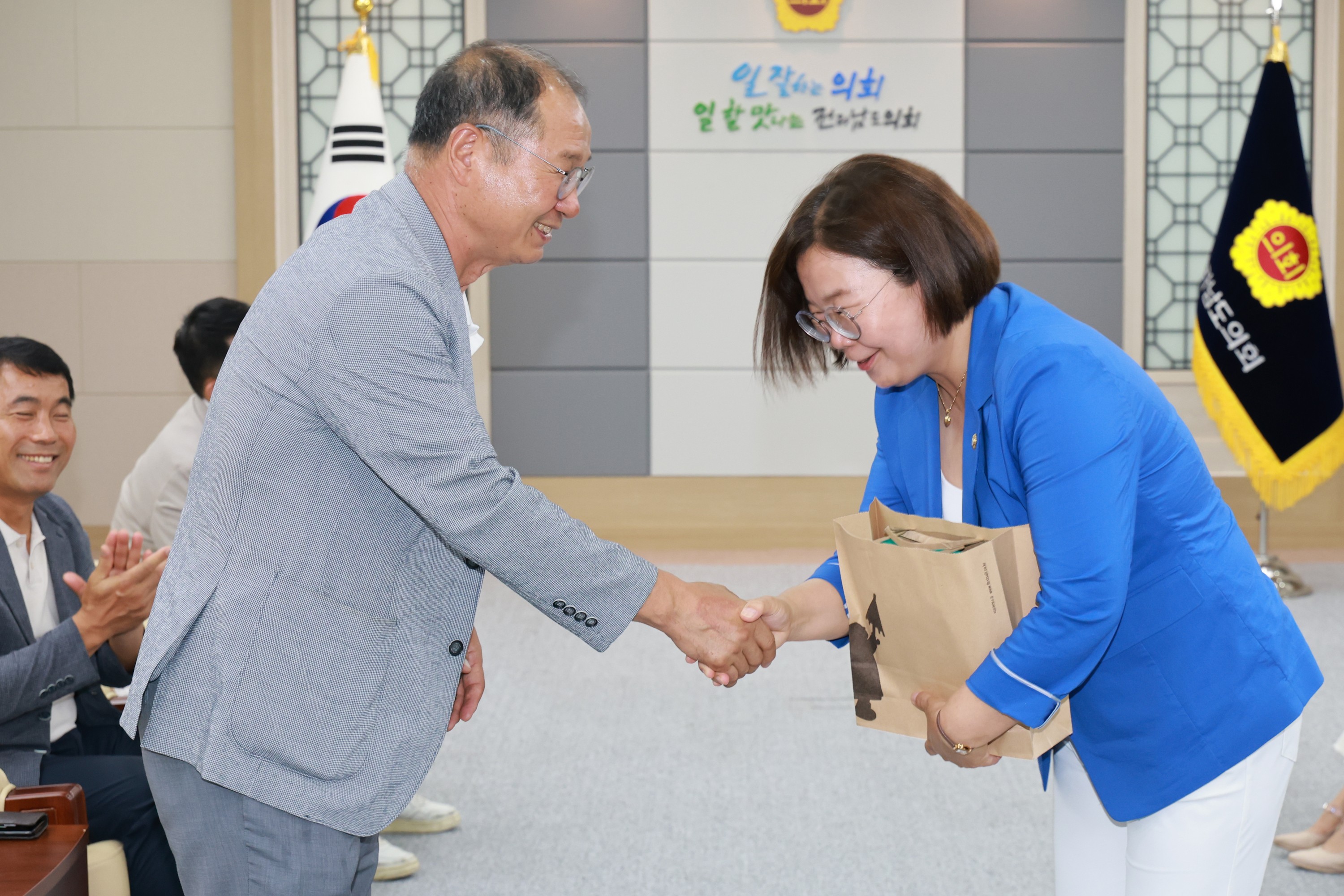 대구 기초의회 민주당 소속의원 도의회 내방 첨부이미지 : 25년08월20일 대구 기초의회 민주당 소속의원 도의회 내방 - 054.jpg