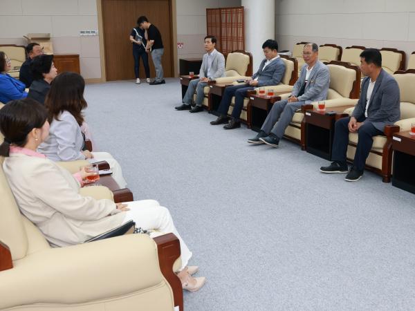대구 기초의회 민주당 소속의원 도의회 내방 첨부이미지 : 25년08월20일 대구 기초의회 민주당 소속의원 도의회 내방 - 040.jpg