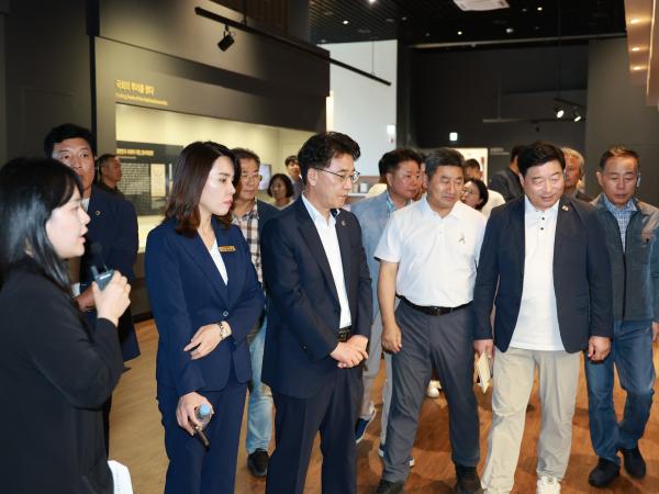 2025년 전라남도의회 전체의원 연찬회 첨부이미지 : 25년08월28일 2025년 전라남도의회 전체의원 연찬회 - 131.jpg