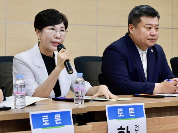 도농복합지역의 농촌과 도시 상생 방안 모색 토론회 첨부이미지 : 25년08월25일 도농복합지역의 농촌과 도시 상생 방안 모색 토론회 - 038.jpg