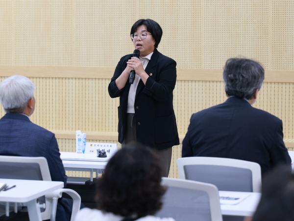 한미 관세협상 분석과 농업 대응 방향 토론회 첨부이미지 : 25년08월18일 한미 관세협상 분석과 농업 대응 방향 토론회 - 007.jpg
