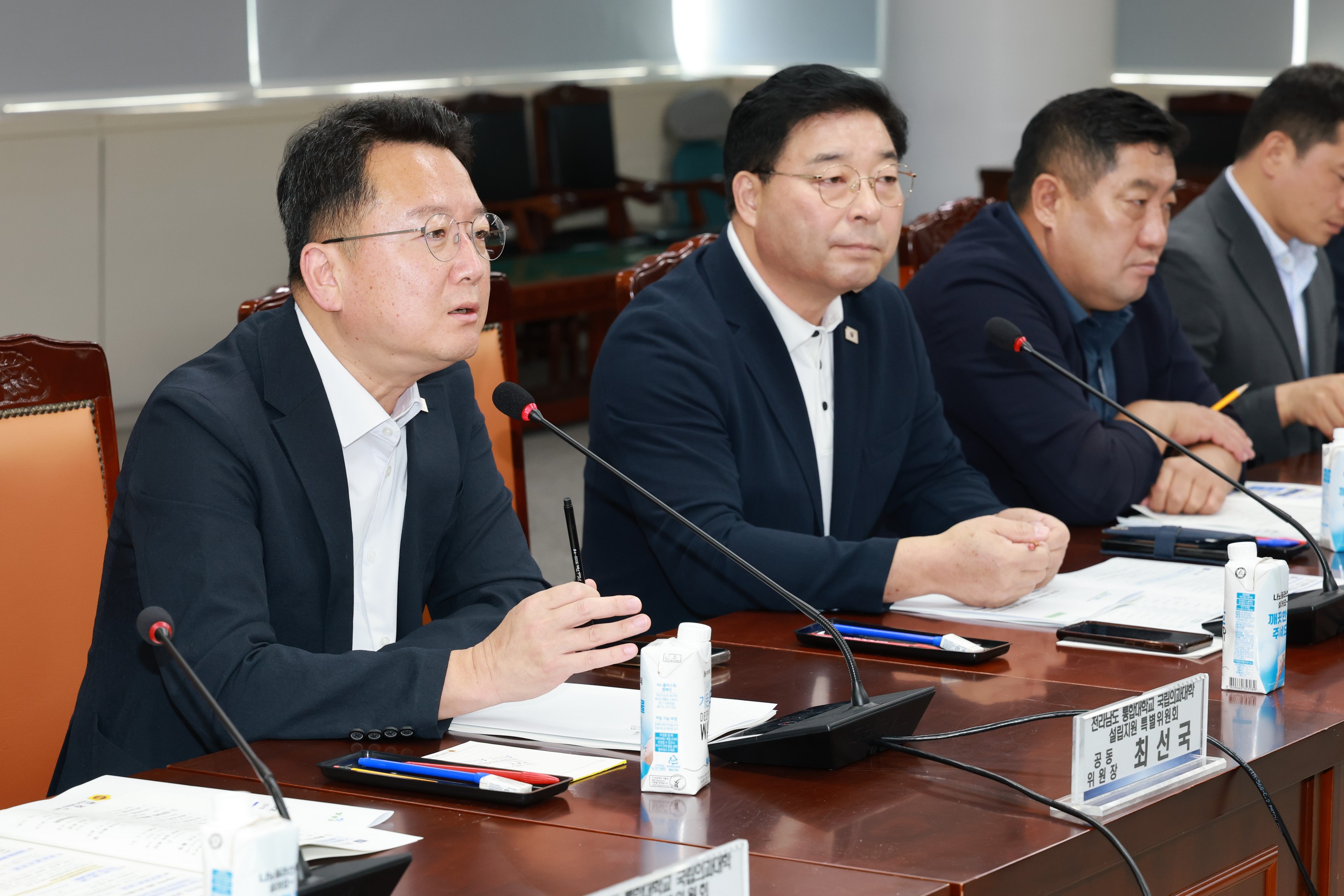 전라남도 통합대학교 국립의과대학 설립 관련 연석회의 첨부이미지 : 25년08월13일 전라남도 통합대학교 국립의과대학 설립 관련 연석회의 - 019.jpg
