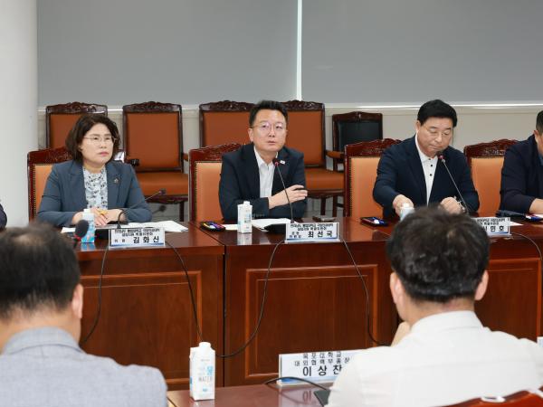 전라남도 통합대학교 국립의과대학 설립 관련 연석회의 첨부이미지 : 25년08월13일 전라남도 통합대학교 국립의과대학 설립 관련 연석회의 - 017.jpg