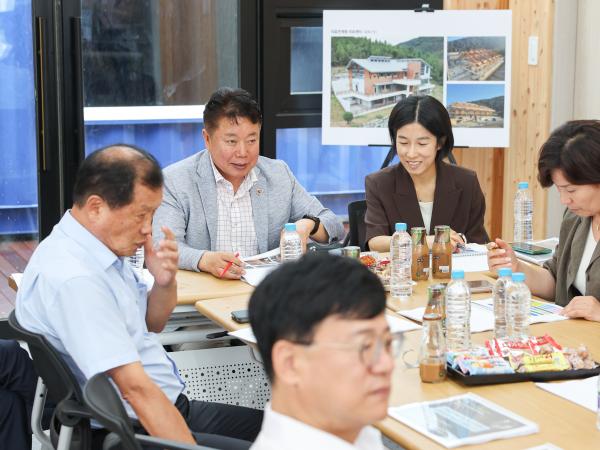 '지속가능한 산림자원 연구회' 현지활동 첨부이미지 : 25년08월11일 ‘지속가능한 산림자원 연구회‘ 현지활동 (27).jpg
