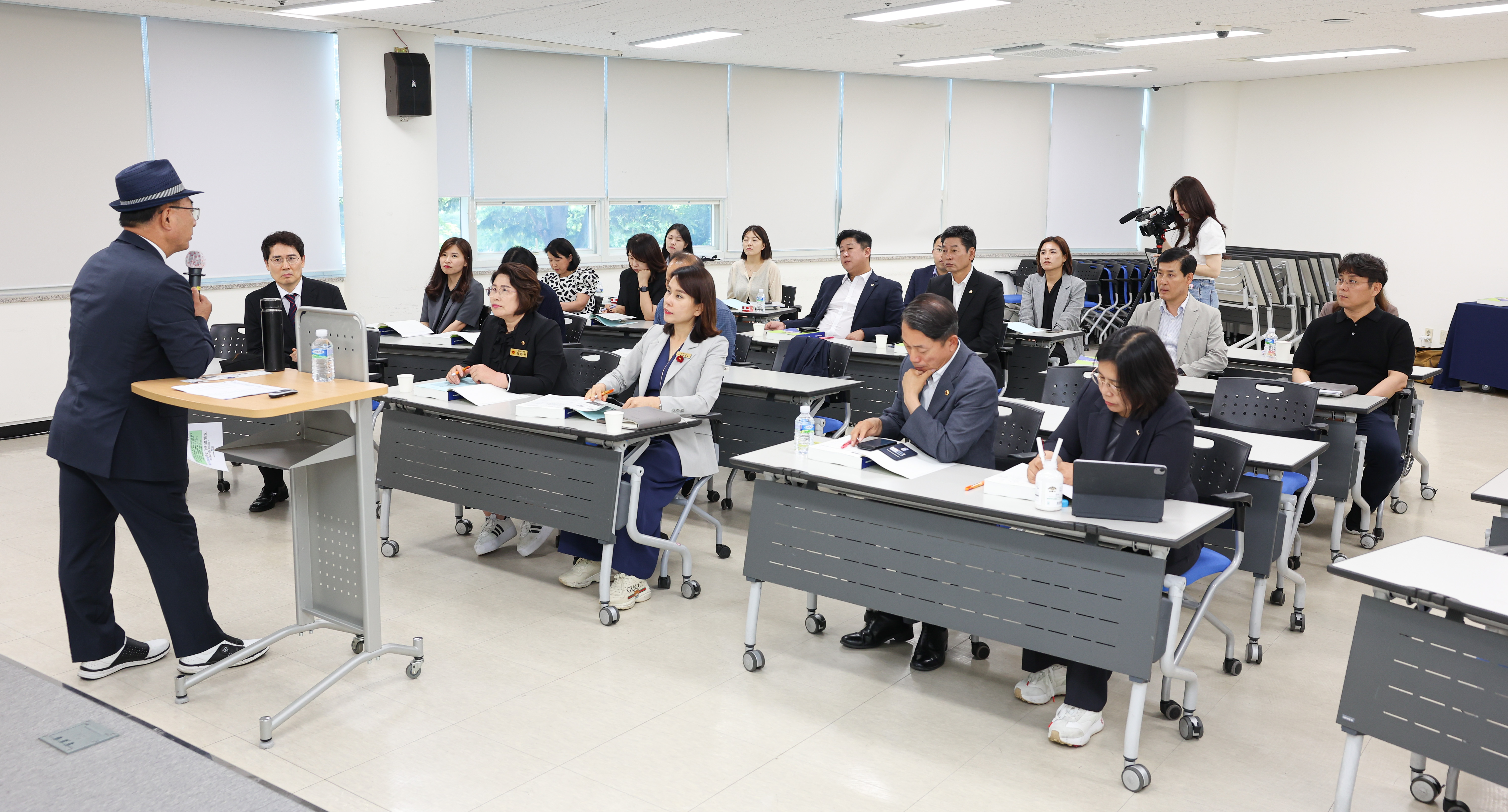 제1기 전라남도의회 의정 아카데미 첨부이미지 : 25년06월25일 제1기 전라남도의회 의정 아카데미 (16).jpg