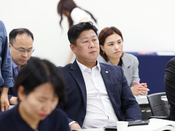 제1기 전라남도의회 의정 아카데미 첨부이미지 : 25년06월25일 제1기 전라남도의회 의정 아카데미 (11).jpg