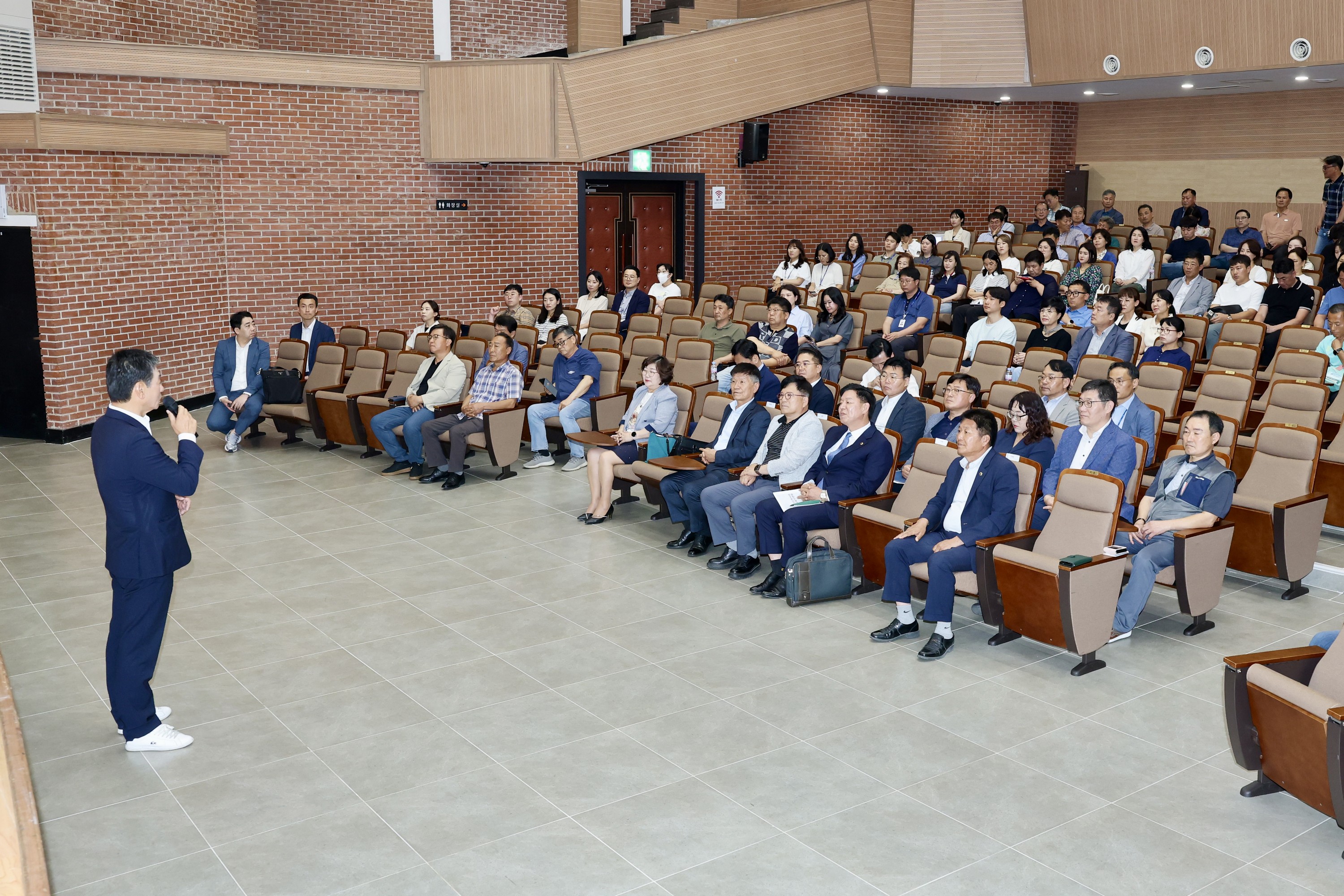 전남교육가족과의 미래교육 간담회 첨부이미지 : 25년06월23일 전남교육가족과의 미래교육 간담회 - 012.jpg