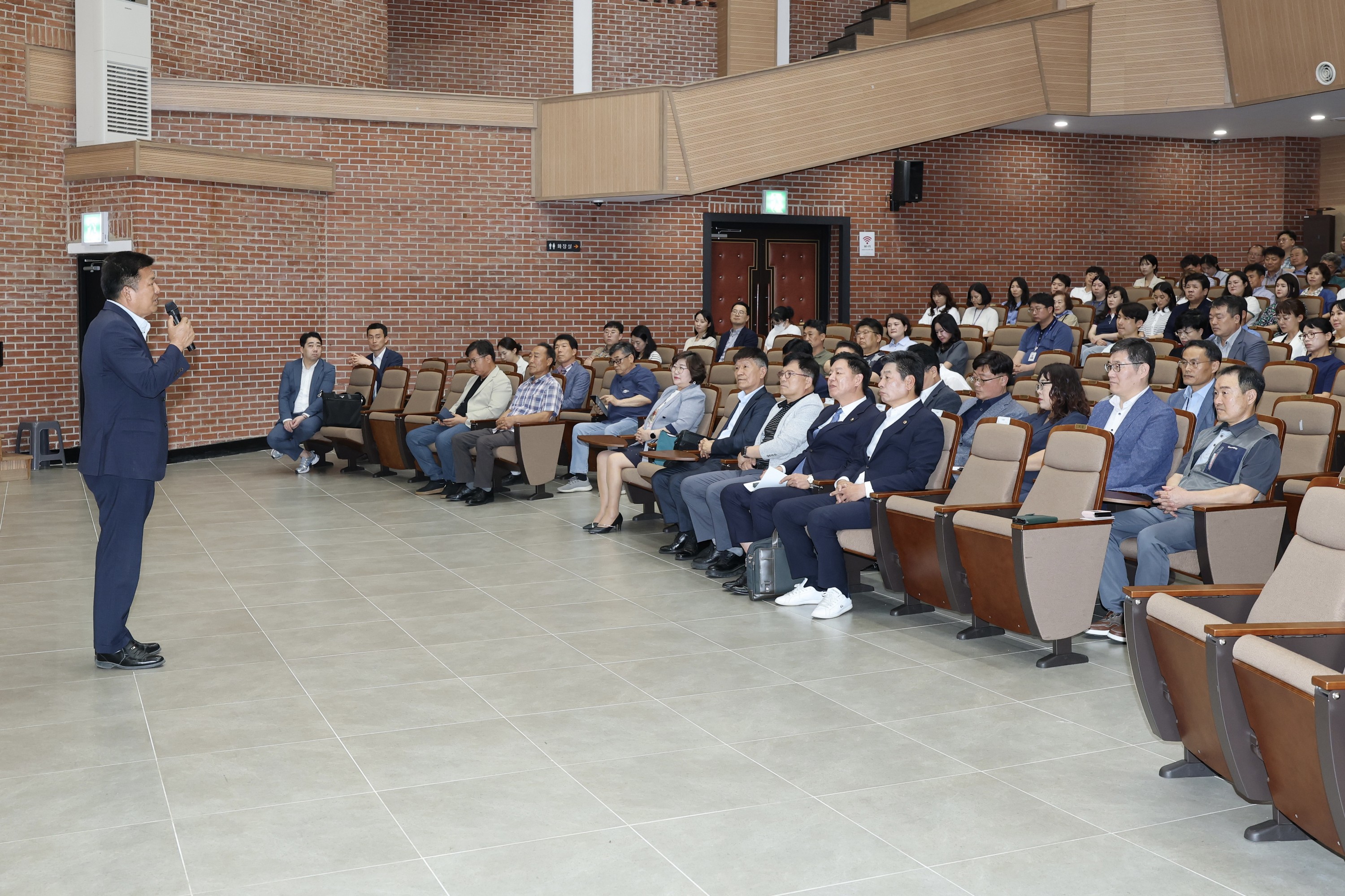 전남교육가족과의 미래교육 간담회 첨부이미지 : 25년06월23일 전남교육가족과의 미래교육 간담회 - 019.jpg