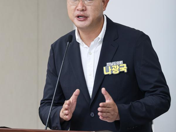 청사 전면광장 공원조성사업 설명회 첨부이미지 : 25년06월23일 청사 전면광장 공원조성사업 설명회 (12).jpg