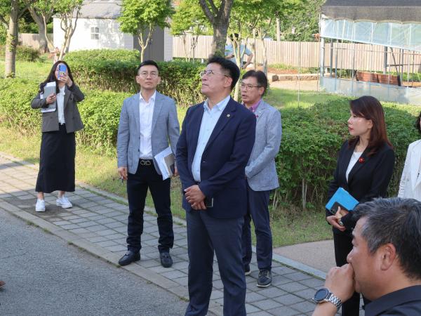 제391회 정례회 보건복지환경위원회 현지활동 첨부이미지 : 25년06월16일 제391회 정례회 보건복지환경위원회 현지활동 (노숙인재활시설) (23).jpg
