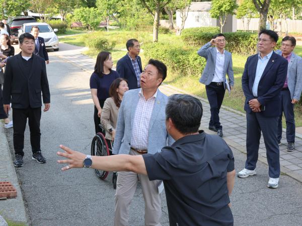 제391회 정례회 보건복지환경위원회 현지활동 첨부이미지 : 25년06월16일 제391회 정례회 보건복지환경위원회 현지활동 (노숙인재활시설) (22).jpg