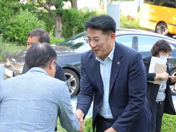 제391회 정례회 보건복지환경위원회 현지활동 첨부이미지 : 25년06월16일 제391회 정례회 보건복지환경위원회 현지활동 (노숙인재활시설) (1).jpg