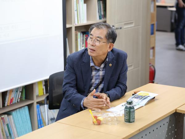 제391회 정례회 보건복지환경위원회 현지활동 첨부이미지 : 25년06월16일 제391회 정례회 보건복지환경위원회 현지활동 (노숙인재활시설) (18).jpg