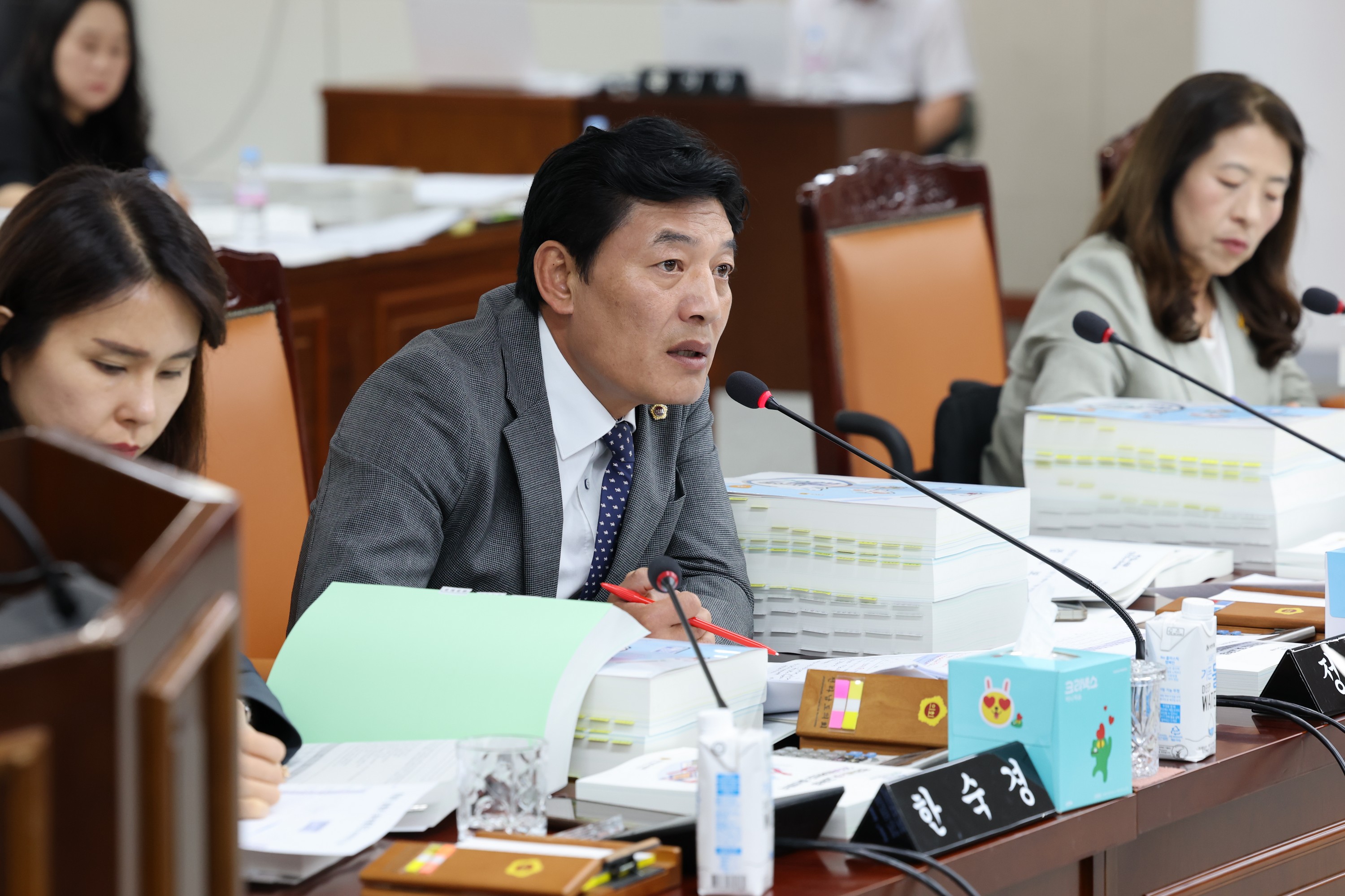 전라남도 2024회계연도 결산 및 예비비 심사 첨부이미지 : 25년06월12일 전라남도 2024회계연도 결산 및 예비비 심사 - 059.jpg