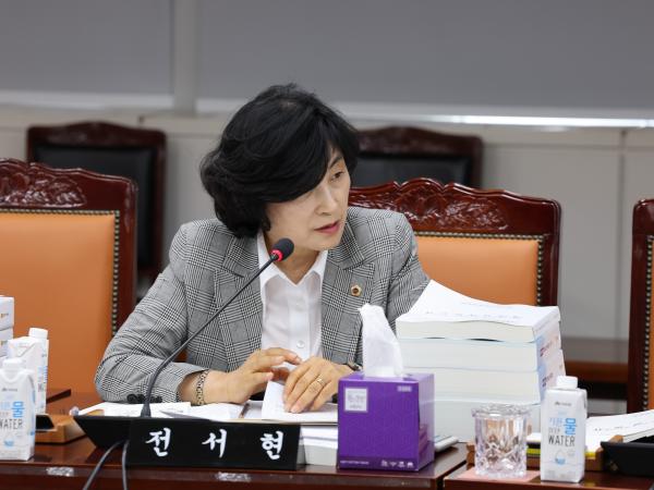 전라남도 2024회계연도 결산 및 예비비 심사 첨부이미지 : 25년06월12일 전라남도 2024회계연도 결산 및 예비비 심사 - 109.jpg