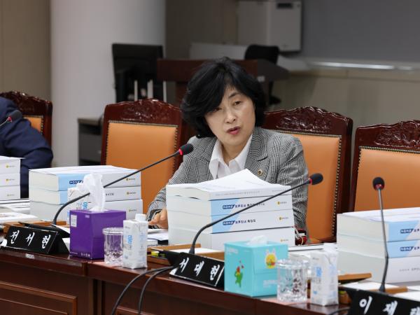 전라남도 2024회계연도 결산 및 예비비 심사 첨부이미지 : 25년06월12일 전라남도 2024회계연도 결산 및 예비비 심사 - 113.jpg