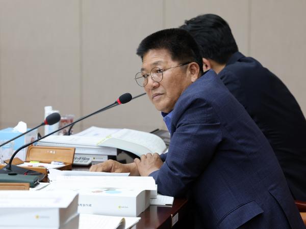 전라남도 2024회계연도 결산 및 예비비 심사 첨부이미지 : 25년06월12일 전라남도 2024회계연도 결산 및 예비비 심사 - 106.jpg