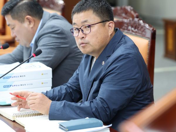 전라남도 2024회계연도 결산 및 예비비 심사 첨부이미지 : 25년06월12일 전라남도 2024회계연도 결산 및 예비비 심사 - 027.jpg