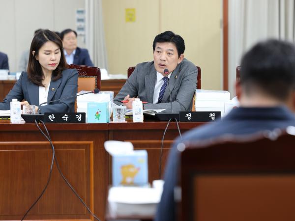 전라남도 2024회계연도 결산 및 예비비 심사 첨부이미지 : 25년06월12일 전라남도 2024회계연도 결산 및 예비비 심사 - 055.jpg
