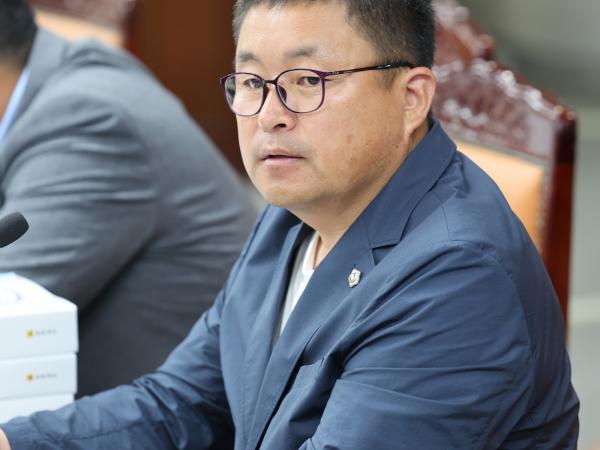 전라남도 2024회계연도 결산 및 예비비 심사 첨부이미지 : 25년06월12일 전라남도 2024회계연도 결산 및 예비비 심사 - 026.jpg