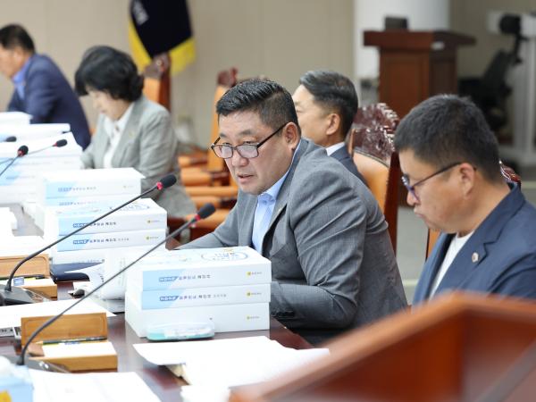 전라남도 2024회계연도 결산 및 예비비 심사 첨부이미지 : 25년06월12일 전라남도 2024회계연도 결산 및 예비비 심사 - 016.jpg